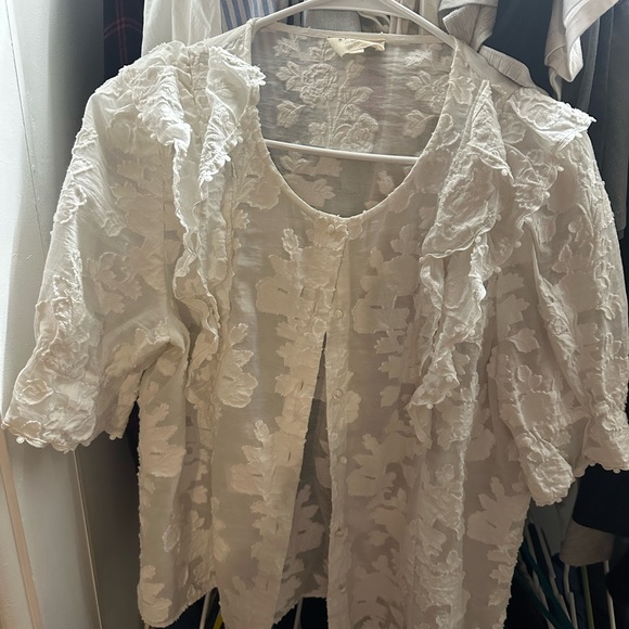 Elegant White Lace Blouse - Picture 1 of 4